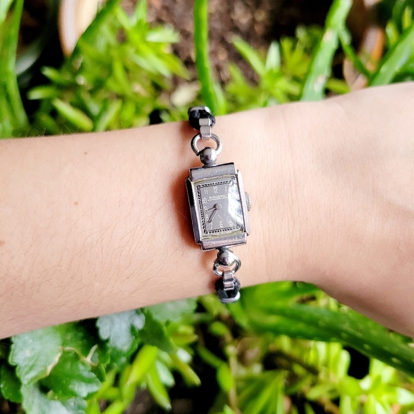 Vintage Swiss Rodana Antimagnetic Classic Dainty Leather Watch - Picture 9 of 12